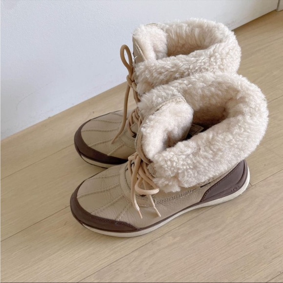 UGG Women's Adirondacky III Winter Boot - Sand Size US 8 - Picture 4 of 10